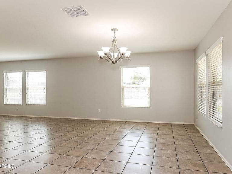 16640 W CULVER Street photo 3