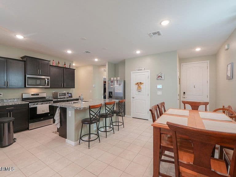40010 W RIO LOBO Drive photo 2