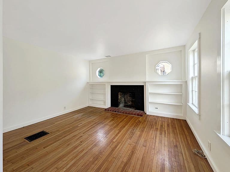 412 Western Avenue photo 5