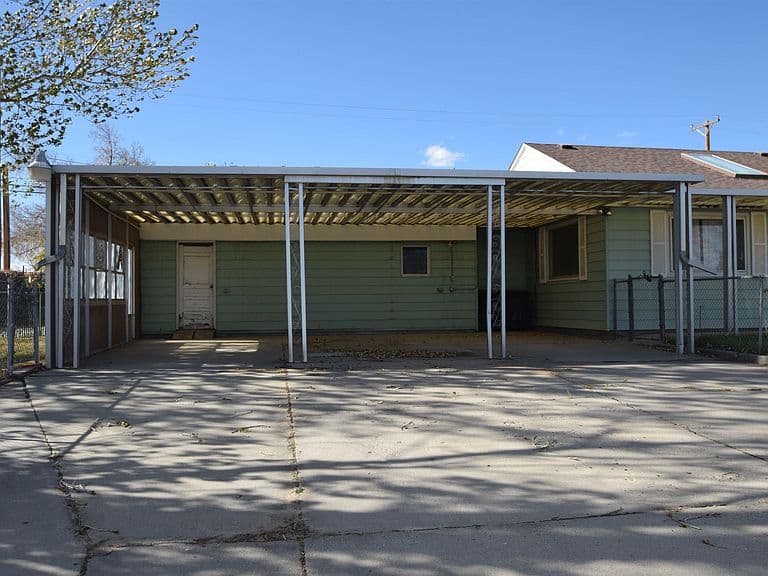 180 S 6th Ave photo 3