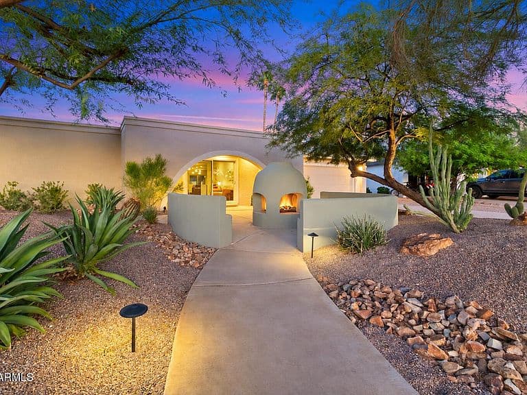 3315 E MALAPAI Drive photo 1