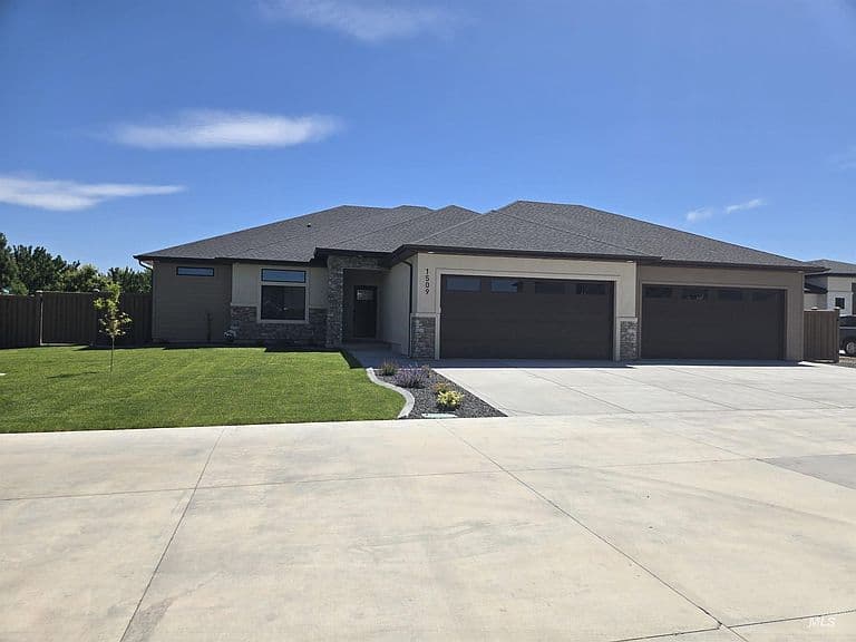 1509 Mountain View Dr photo 2