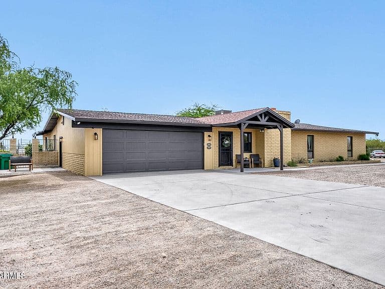 10226 E IRIS Road photo 2