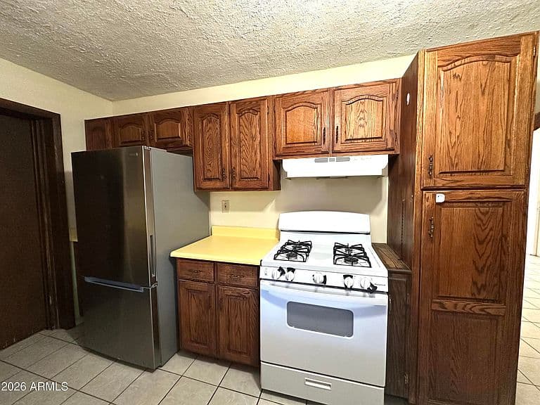 324 W Greenwich Road photo 4