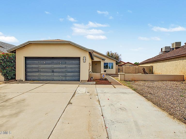 7354 N 69TH Avenue photo 1