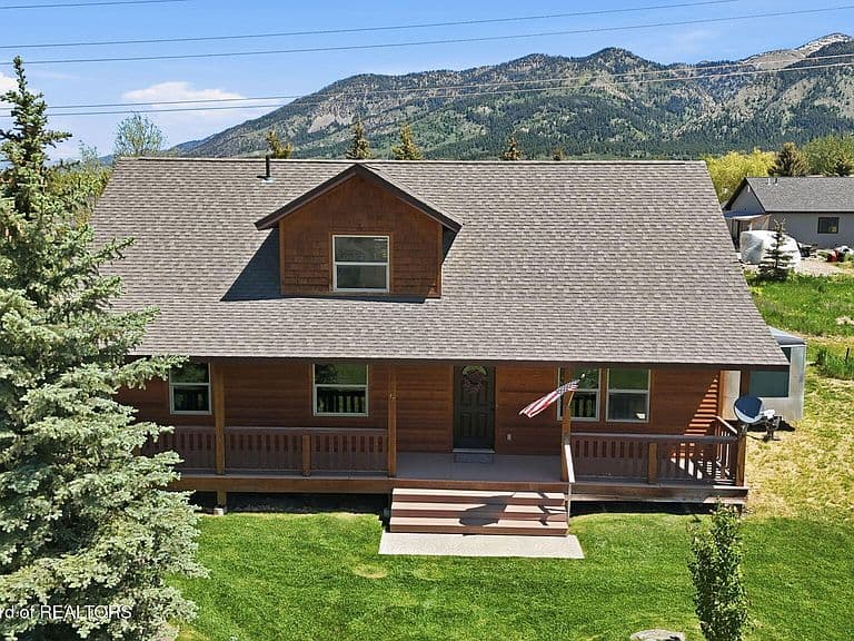 47 Holly Dr photo 1