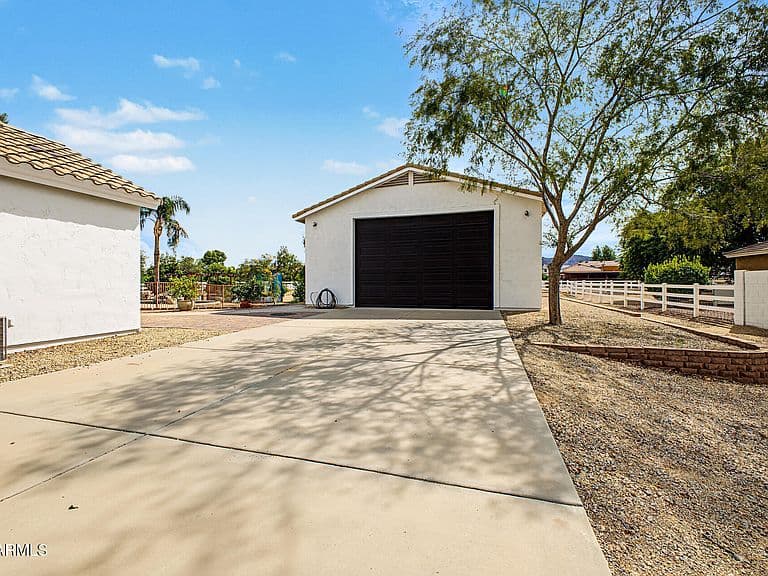 21039 E PUMMELOS Road photo 5