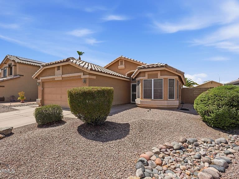 840 E GARY Drive photo 1