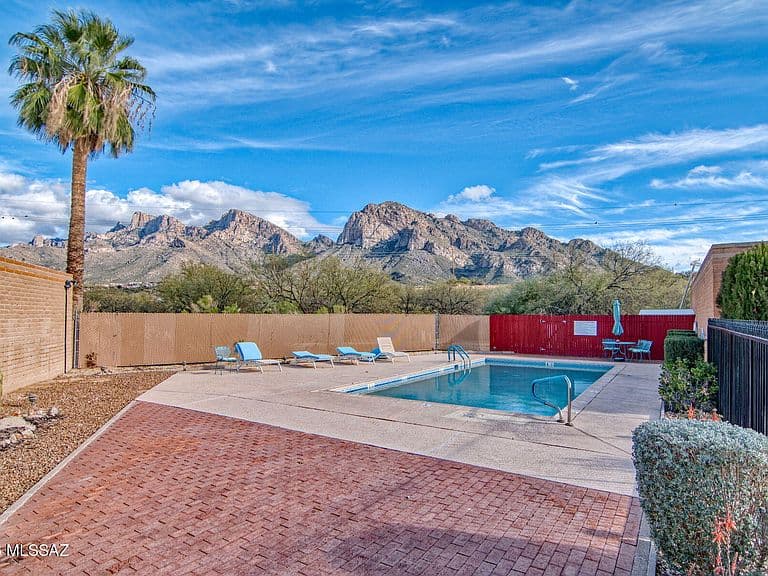 10075 N Oro Pl photo 2