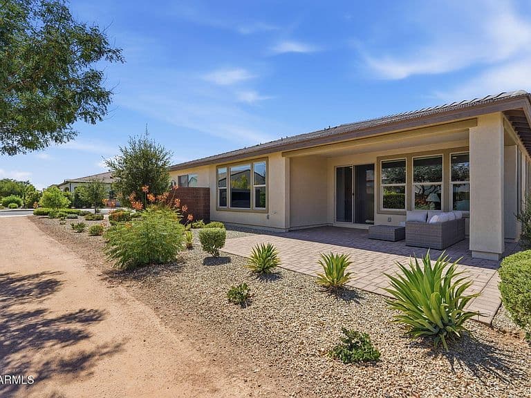 484 E CITRUS HOLLOW Way photo 1