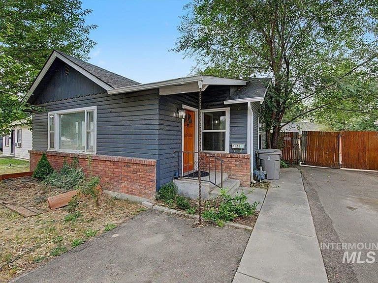 215 Shoshone Ave photo 2