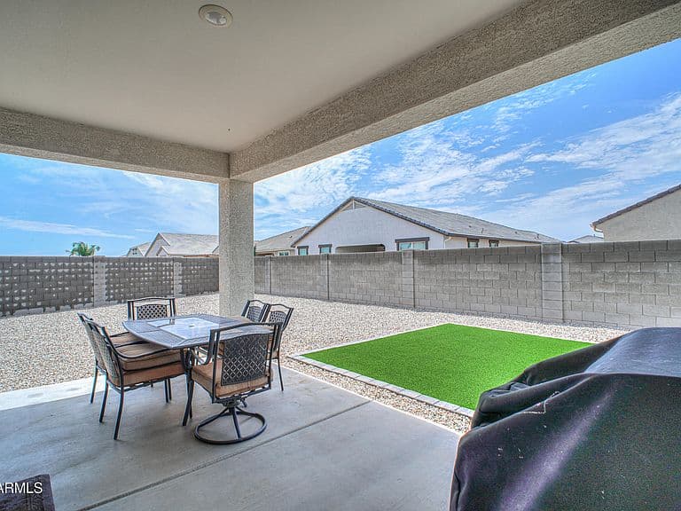 37803 W SANTA MONICA Avenue photo 5