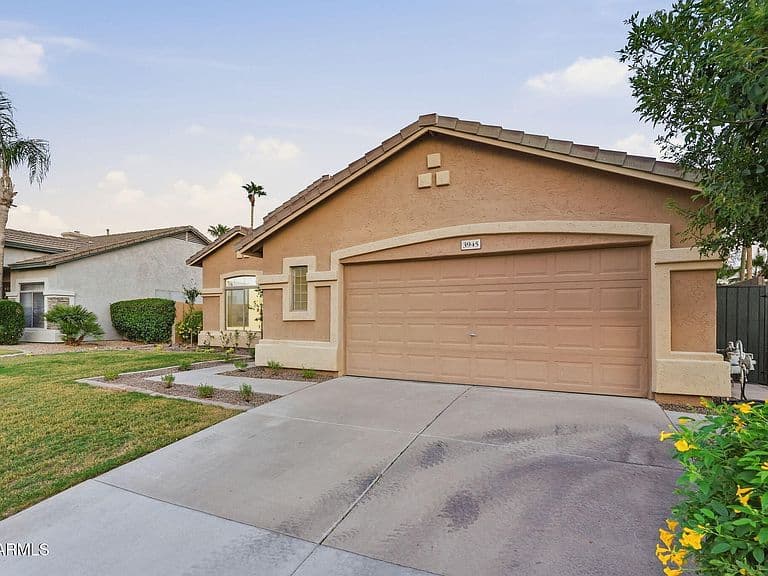 3945 S CACTUS WREN Drive photo 4