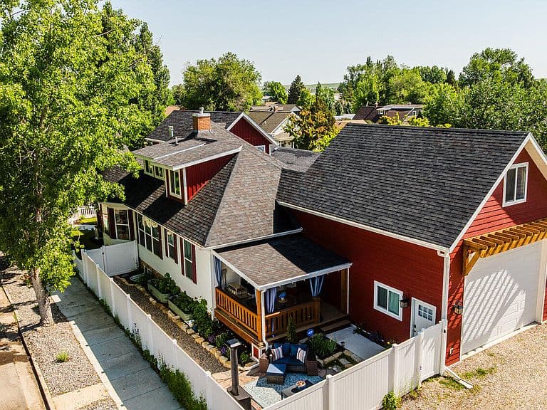 460 Smith St photo 3
