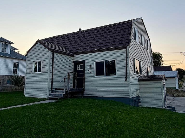 601 Emerald St photo 1