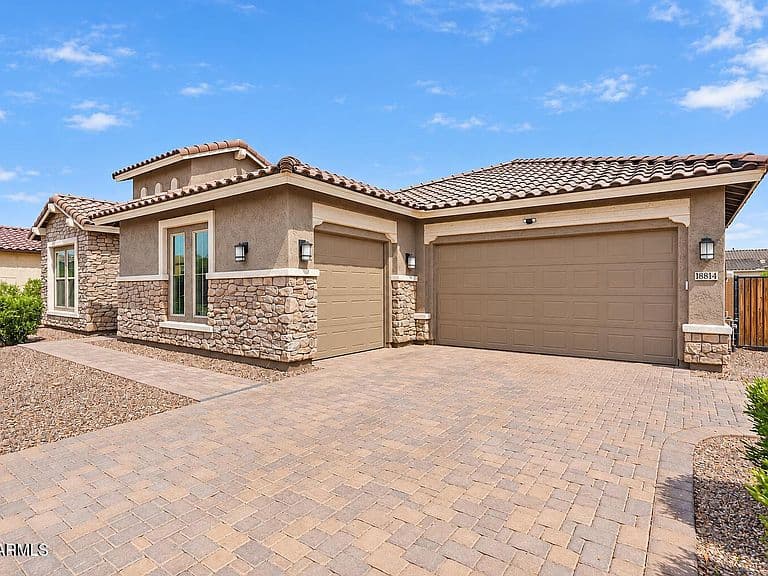 18814 E WALNUT Drive photo 2