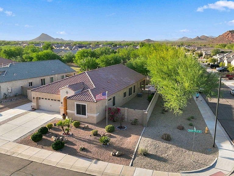 13422 W DESERT MOON Way photo 4