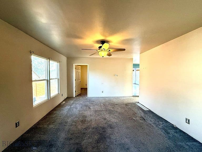 709 Montana Ave photo 3
