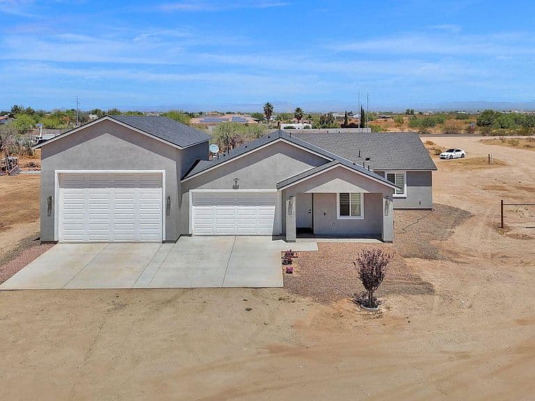 21028 N DENVER HILL Drive photo 1