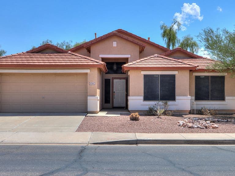43415 W SUNLAND Drive photo 1