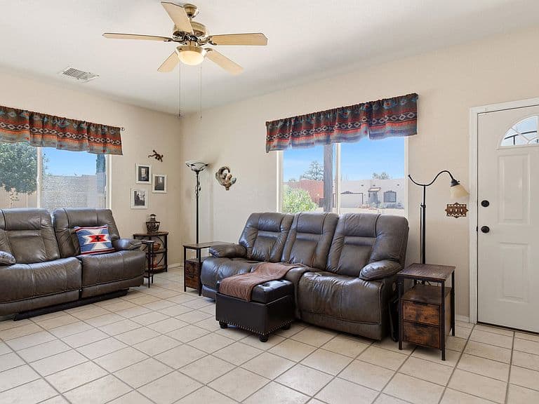 1076 Desert Oak Pl photo 4