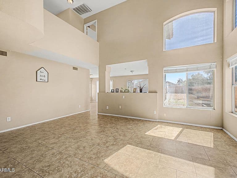 5031 W ORAIBI Drive photo 4