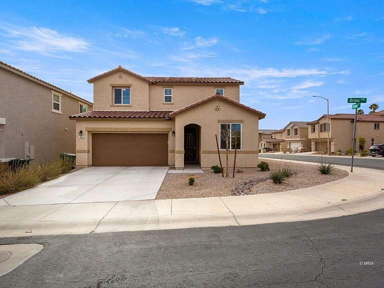 886 Orion Ln photo 2