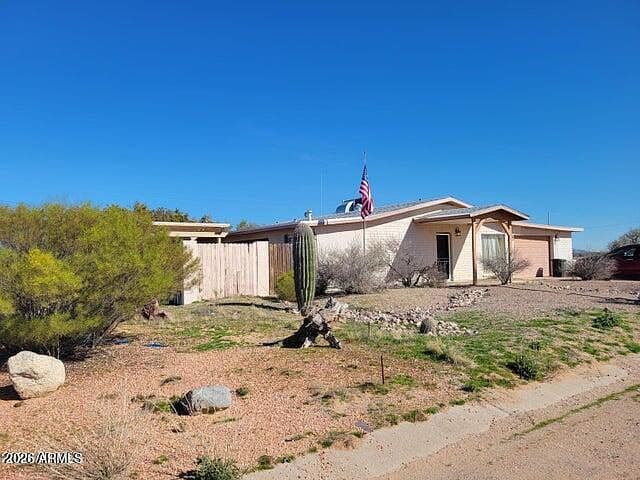 25614 W MCNARY Drive photo 2