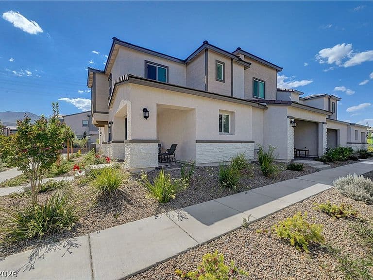 6318 Foxes Dale photo 3