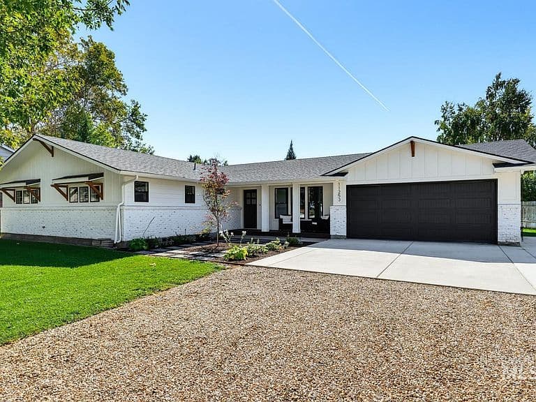 11253 Meadowbrook Dr photo 1