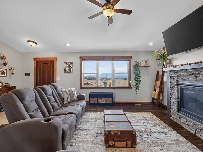6126 Jamvar Ct photo 3