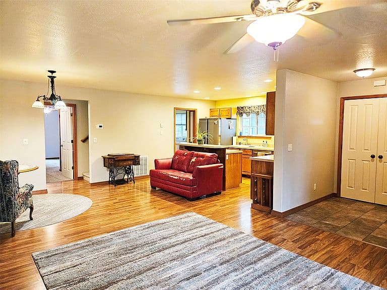 4021 Oleary St #B photo 5