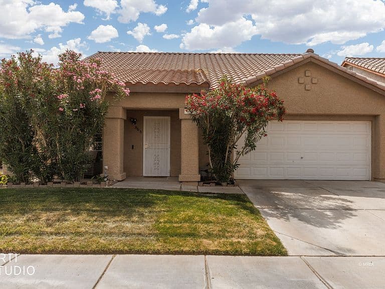 868 Joshua Dr photo 5