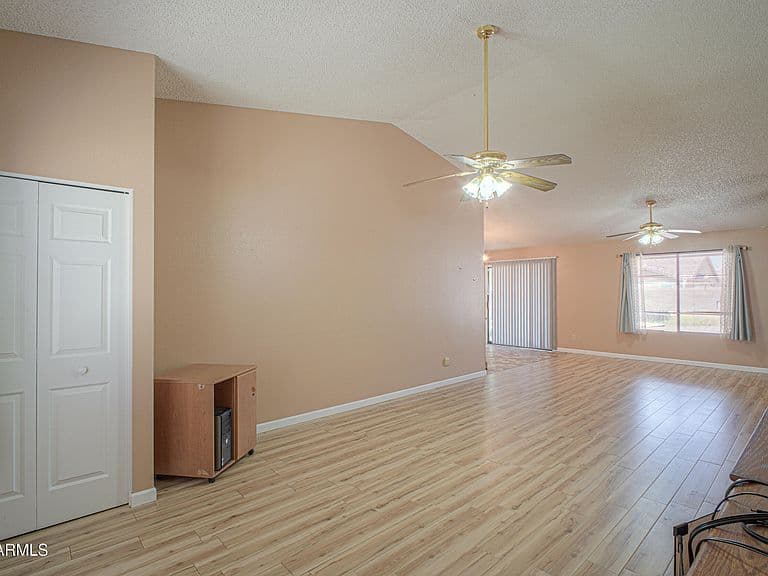 420 E DUKE Drive photo 5