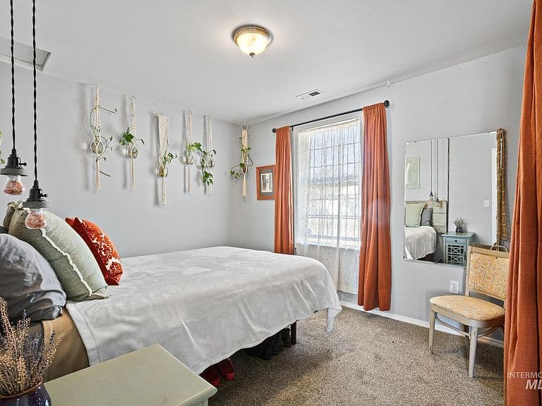 61 N Canyon St photo 4