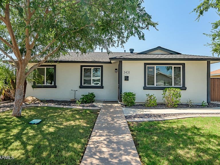 3431 W COUNTRY GABLES Drive photo 1