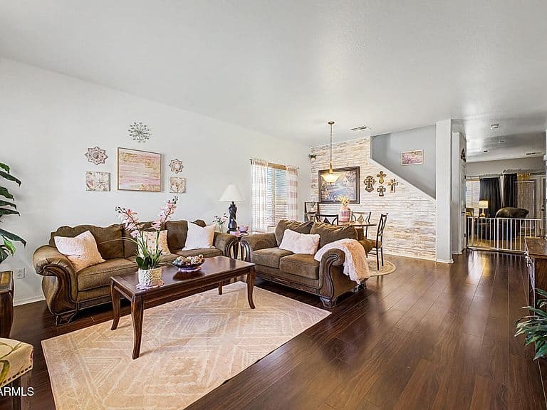 1309 E DAISY Way photo 3