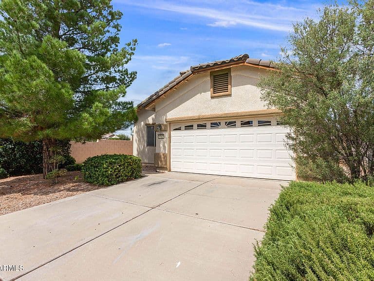 4563 LEISURE Lane photo 2