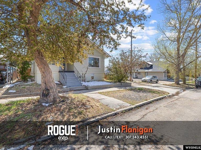 831 E 3rd St photo 5