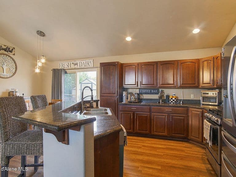 8175 N Salmonberry Loop photo 4