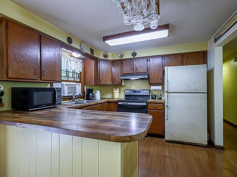 19 Comstock Drive photo 5