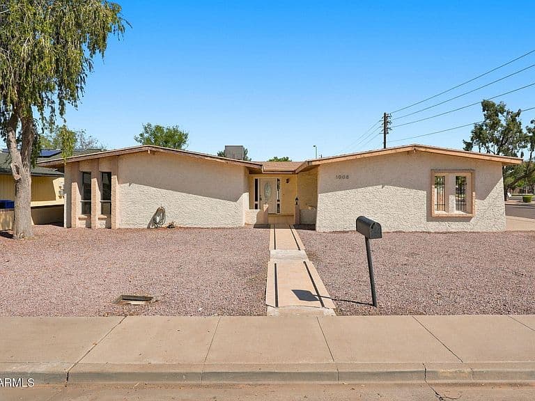 1008 W DRUMMER Avenue photo 1