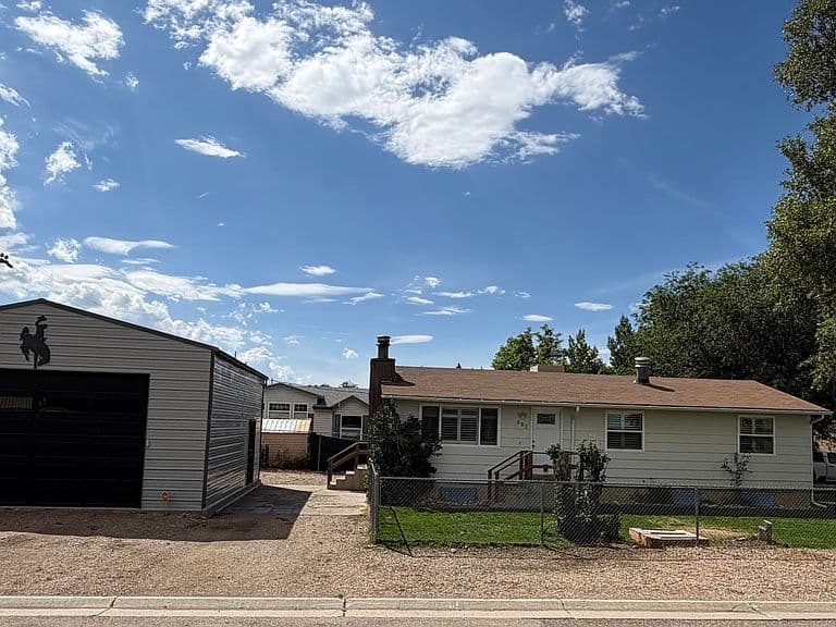 801 Sublet Ave photo 2