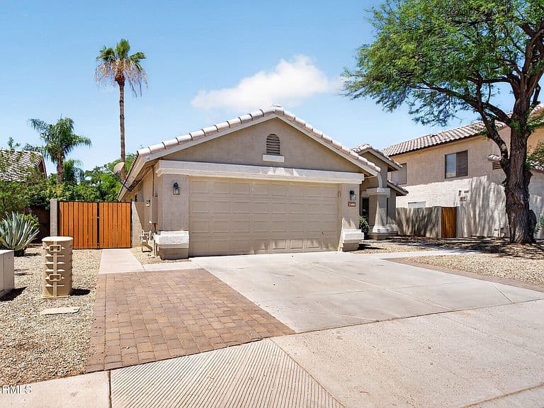 2480 S WALNUT Drive photo 3