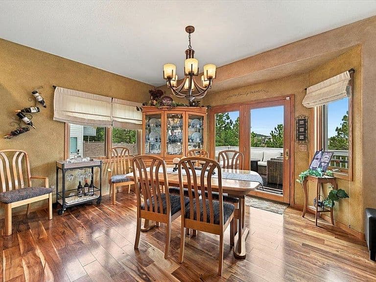 1000 Alta Vista Dr photo 5