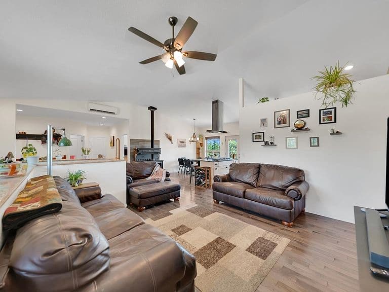 12076 Beardsley Dr photo 4