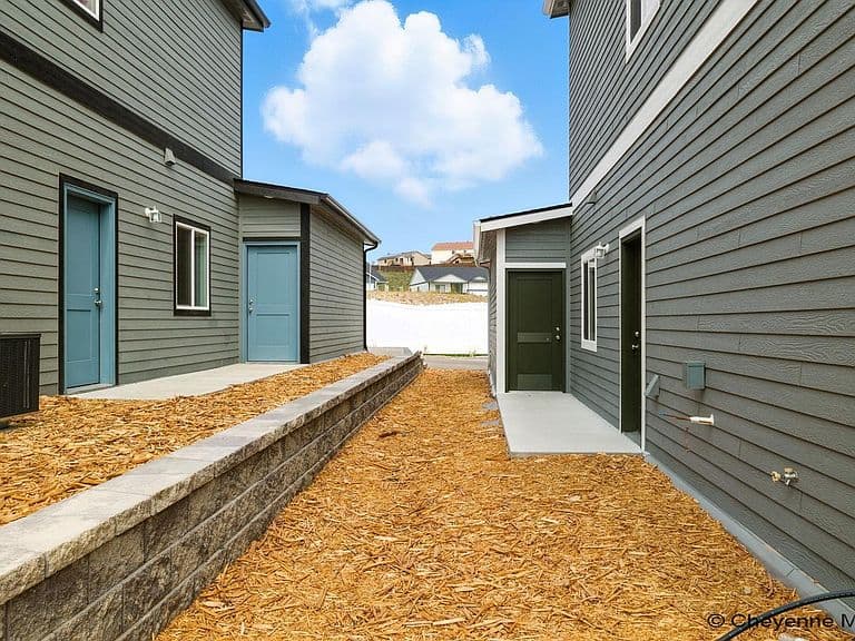 1703 Kade Ct photo 2