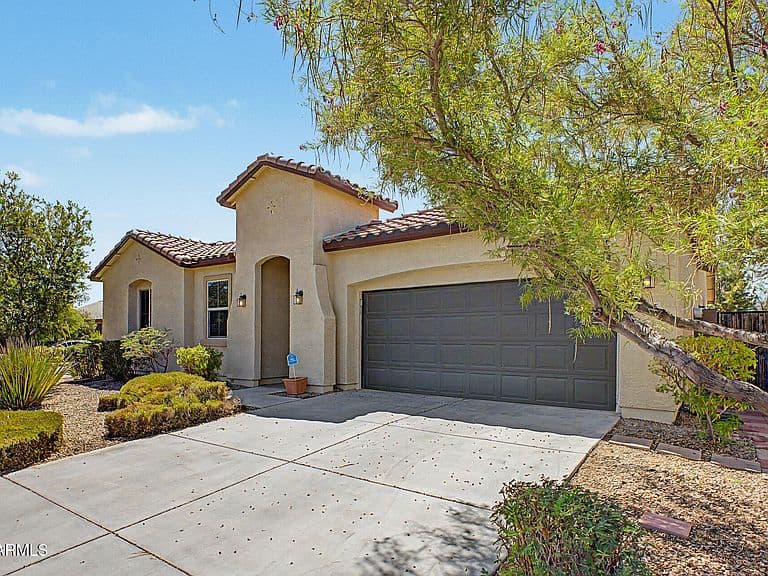 3025 W T RYAN Lane photo 2