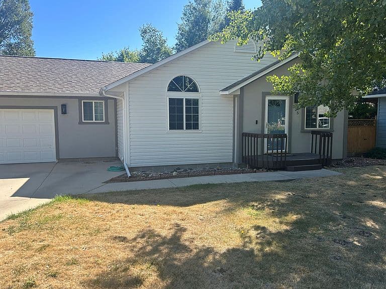 325 Nighthawk Ct photo 2