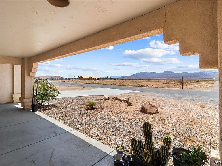 10010 N Concho Drive photo 2